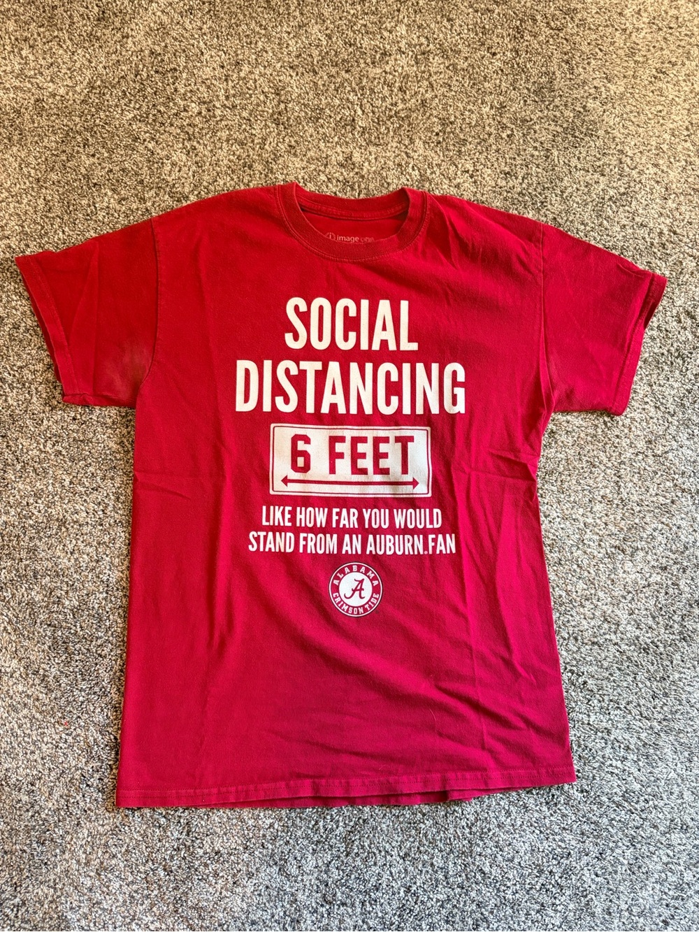 Alabama Crimson Tide “Social Distancing” Auburn Fan T-Shirt – Men’s M